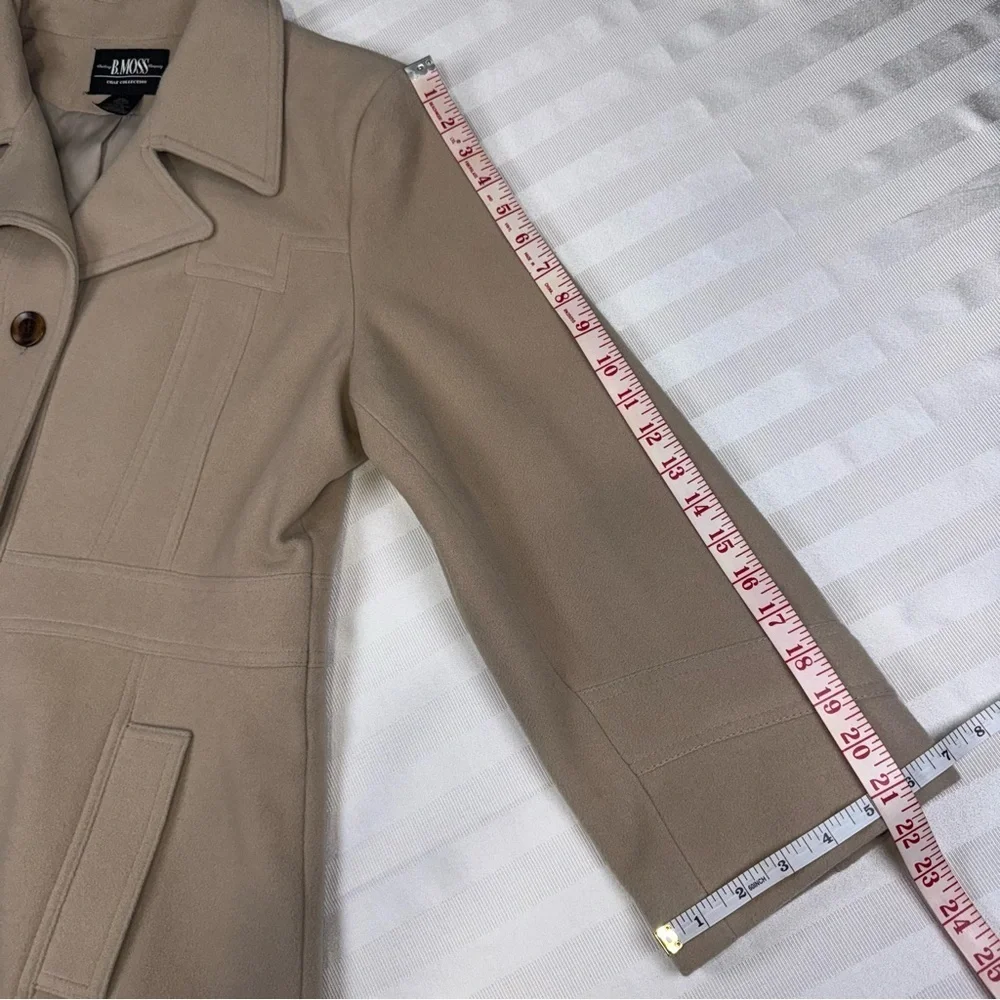B. Moss Vintage Tan Wool Blend Women's Coat Size Large Button Front Collared